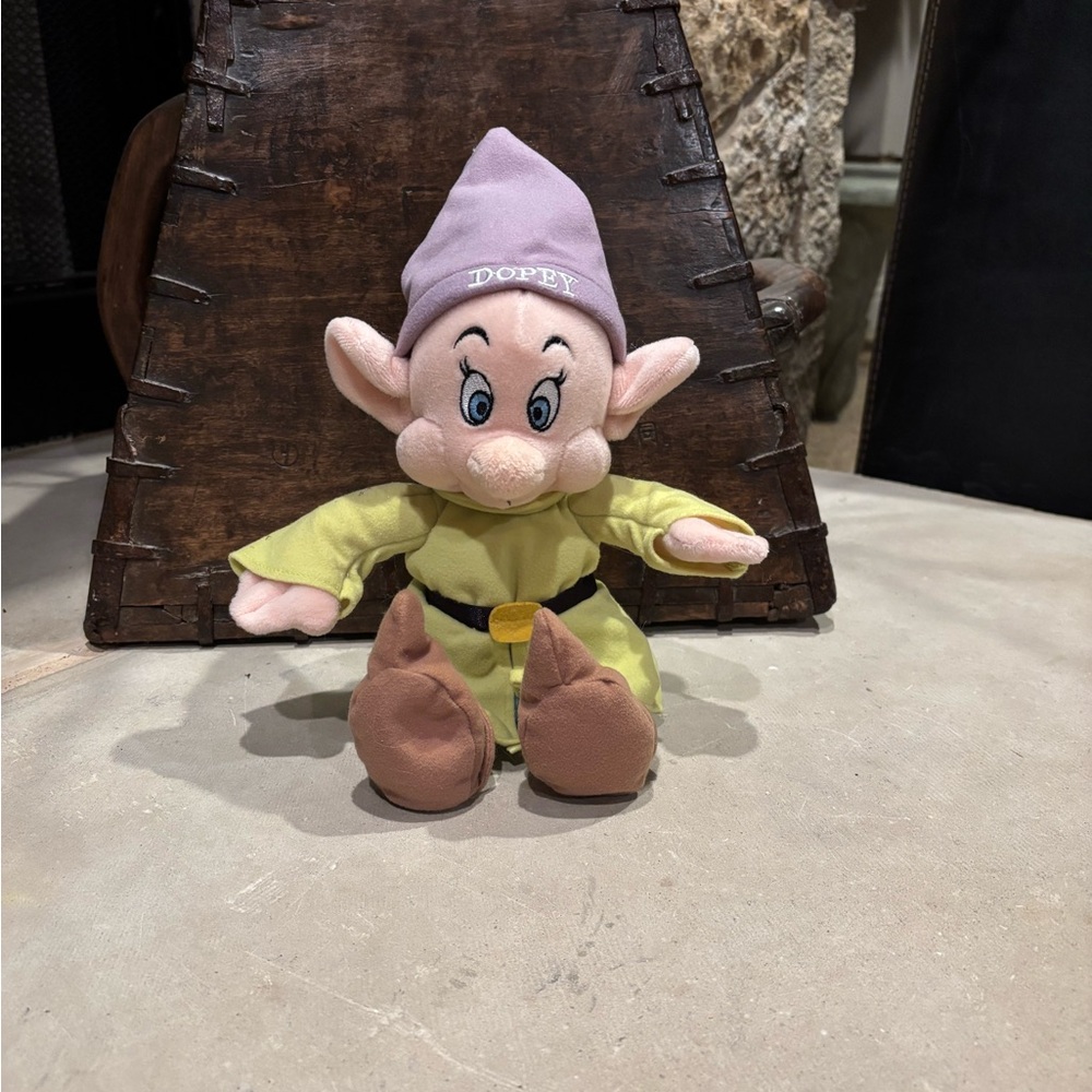 Snow White’s Seven DWARF’s  Disney World Resort Plush Toys - Picture 10 of 11